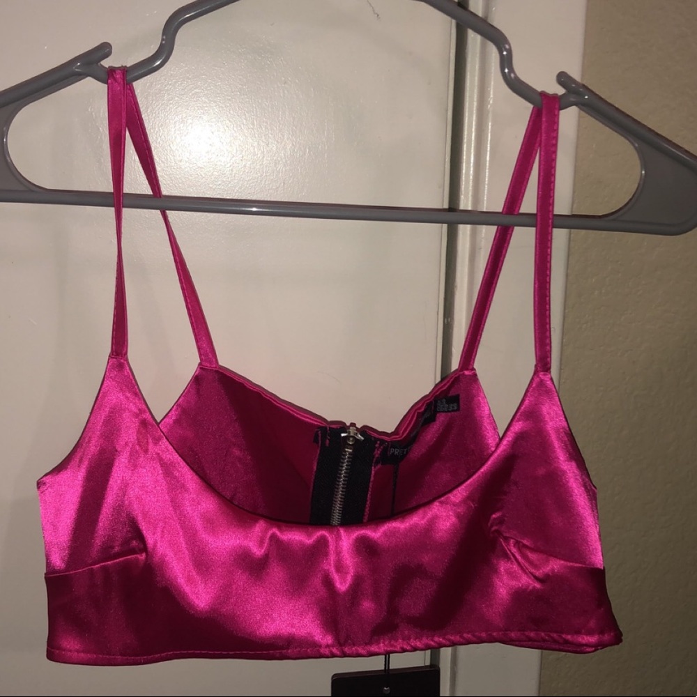 Pink Prettylittlething crop top